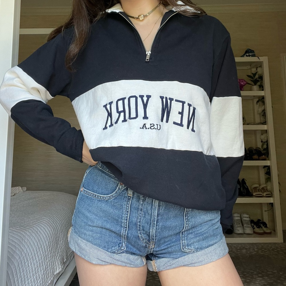 Brandy Melville New York quarter zip